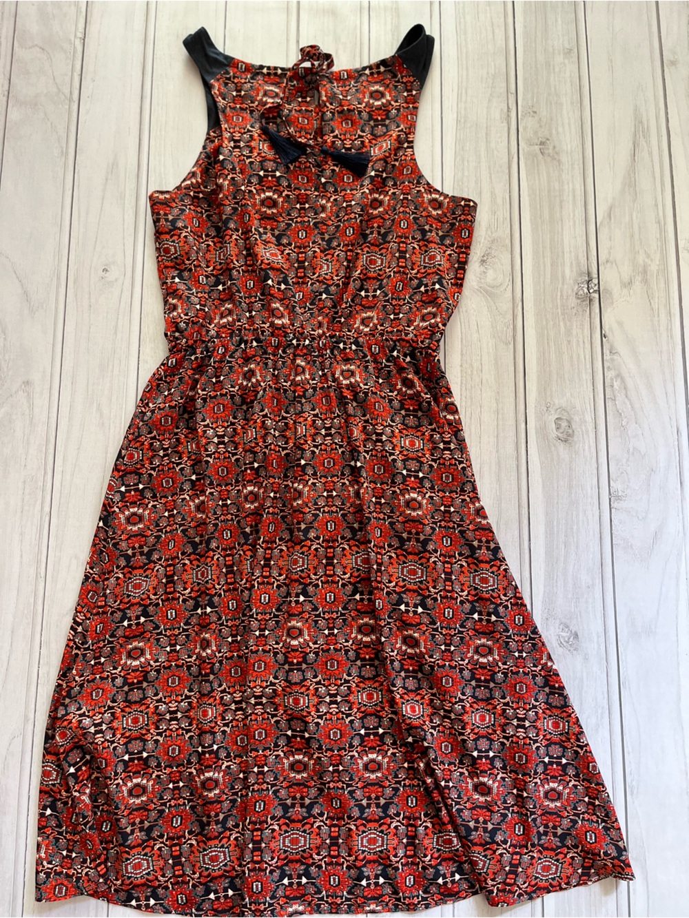 Women’s Athleta printed Martinique red blue faux wrap keyhole tie back. Small - Picture 6 of 16